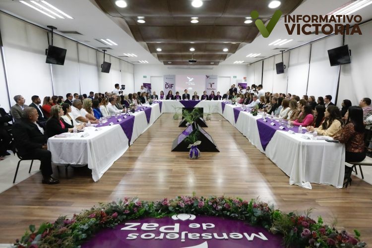 Exhorta María de Villarreal a DIF municipales a ser mensajeros de paz y felicidad.