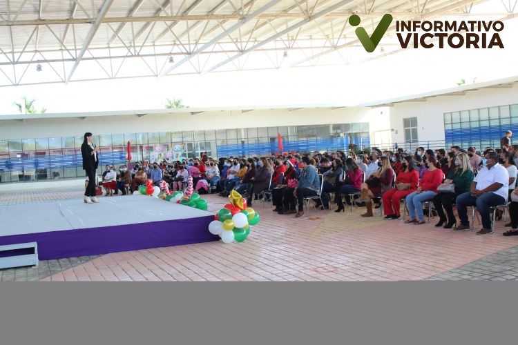 Viven fiesta Navideña en el CECUDI Victoria del DIF Tamaulipas