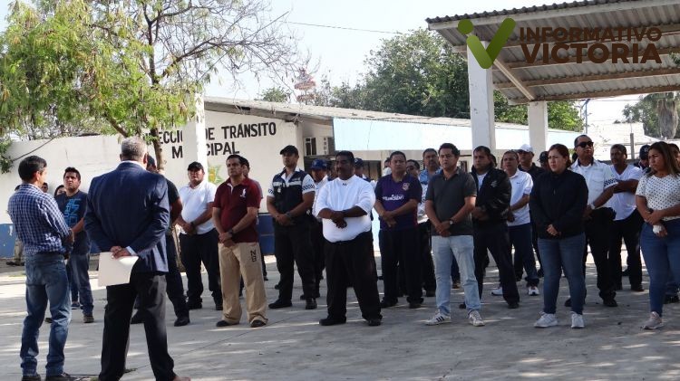 Imparten plática a elementos de Tránsito sobre atención a paisanos.