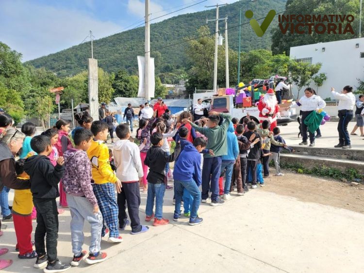 Más de 500 menores recibieron juguetes por parte de la Guardia Estatal.