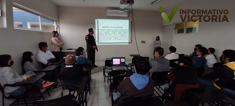 Realiza personal militar pláticas para ingreso a planteles militares.