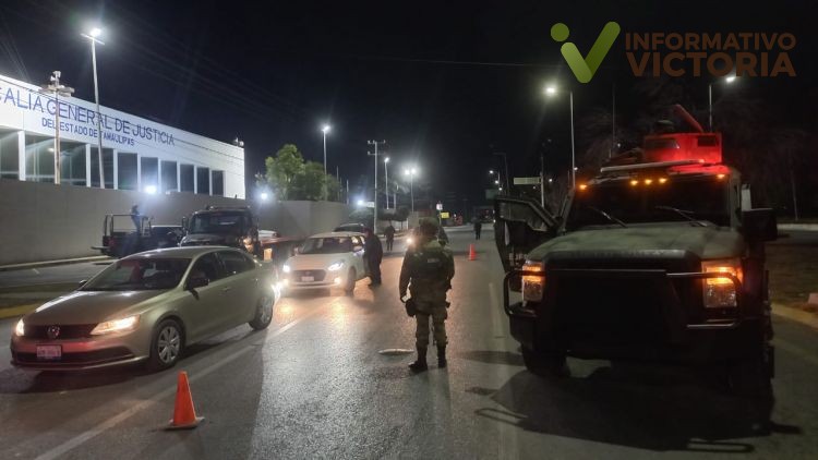 SEDENA y autoridades estatales aplican alcoholimetro.