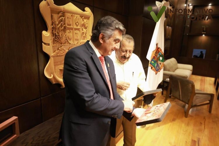Por fin…Se reúne gobernador con dirigente de la Sección 30