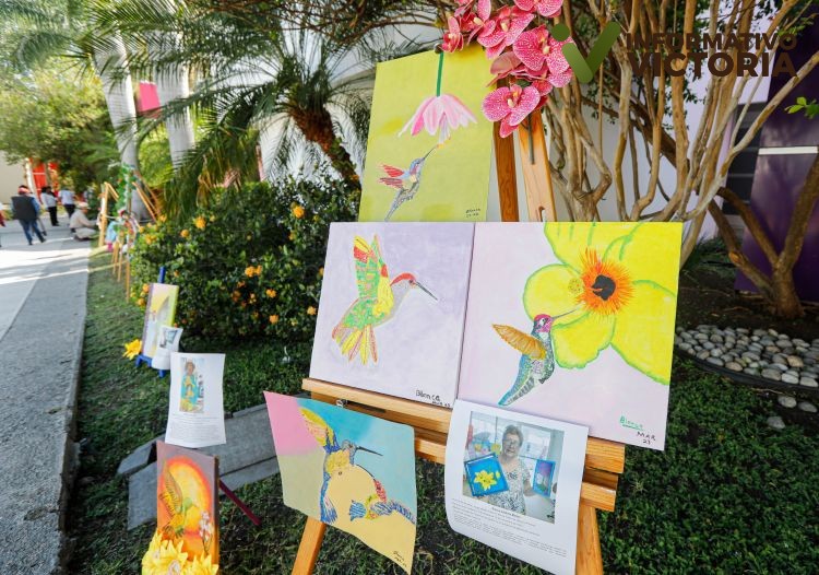 Alumnos de Casa Club del DIF Tamaulipas exponen sus obras pictóricas