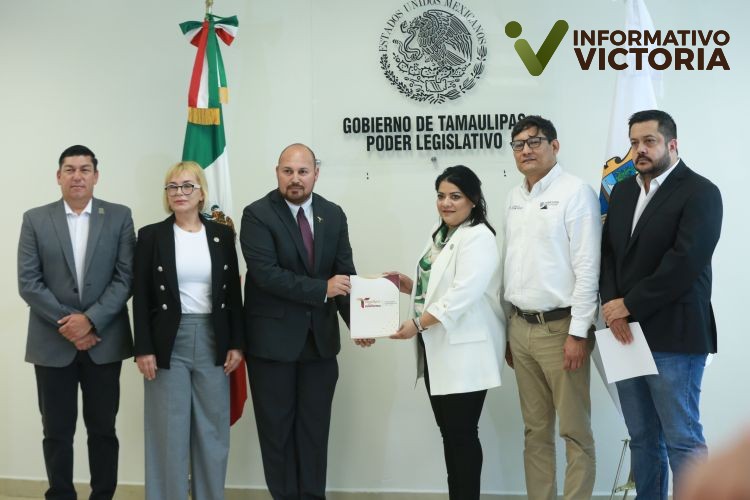 Entrega secretario general de Gobierno Plan Estatal de Desarrollo al Congreso