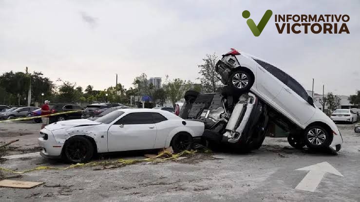 Tornado en Florida levanta autos y tumba árboles