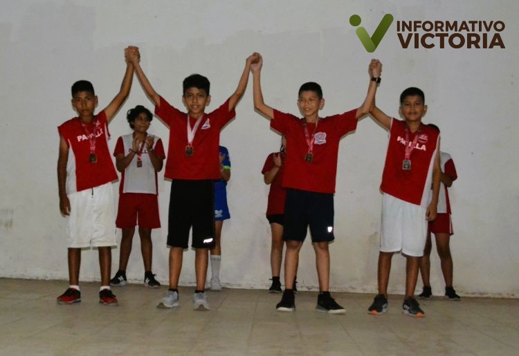 Ganan victorenses a Padilla en Badminton