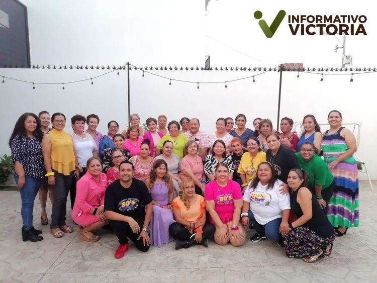 Festejan a las mamás de la Delegación Estatal del ISSSTE.