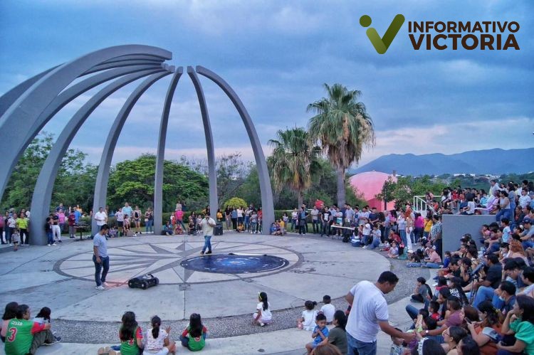Disfrutan familias de Jornada Astronómica en el Museo Tamux