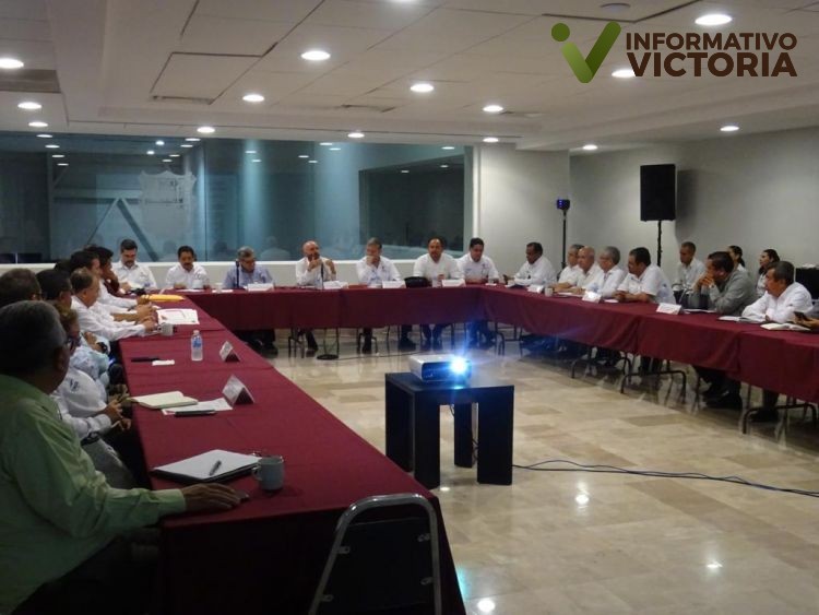 Imparte José Eduardo Mestre, segunda reunión de trabajo a personal de Comapas y de la SRH