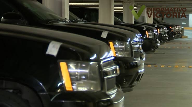 Dejaron vehículos Frankenstein; arrancará licitación para adquirir automóviles para funcionarios de primer nivel