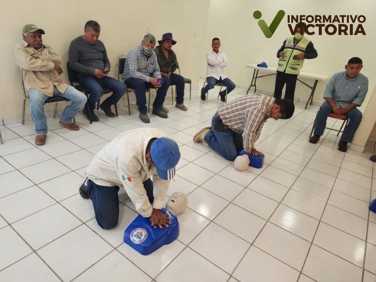 Capacitan a brigadistas de Torre Bicentenario en protección civil