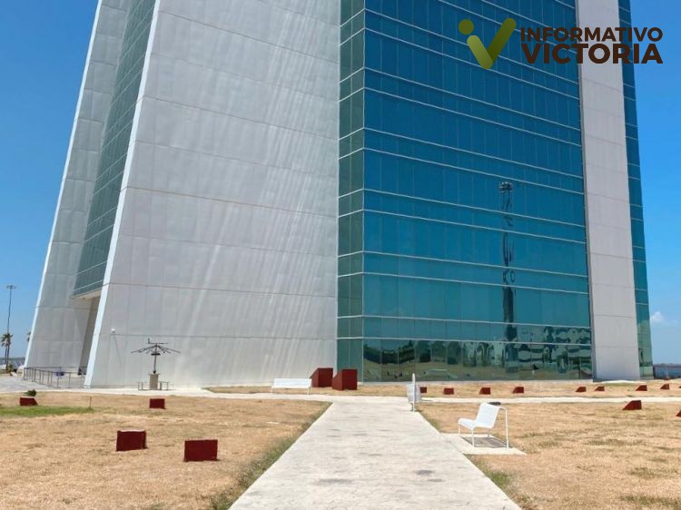 Realizan labores de manteniendo a la Torre Bicentenario