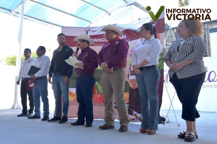 Productores tamaulipecos exhiben sus productos en el Tianguis Rural