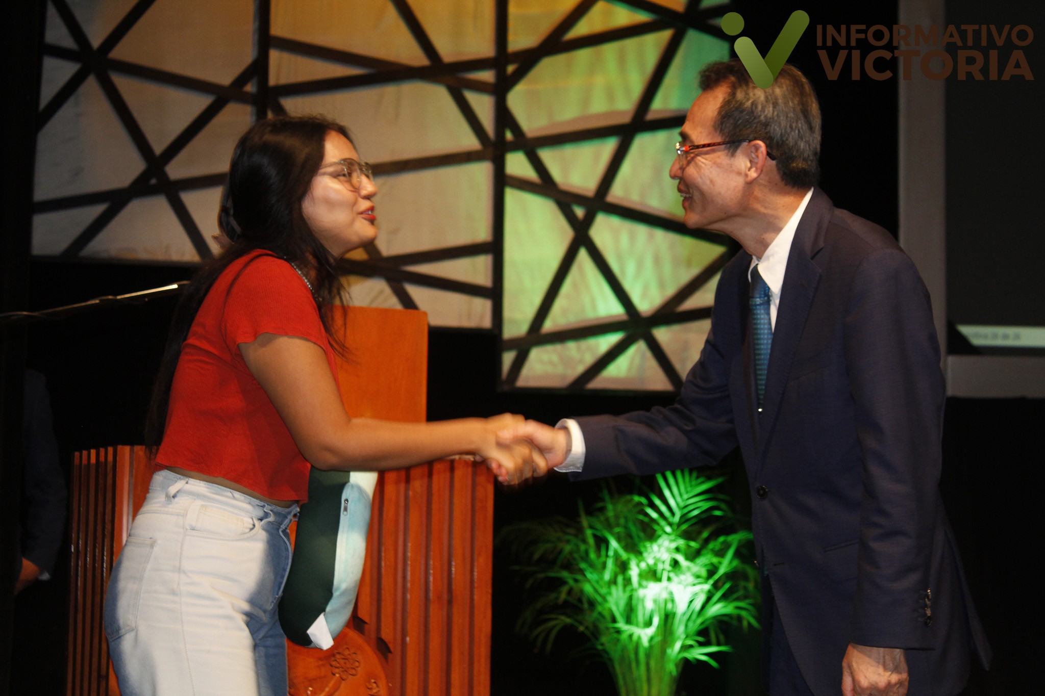 Recibe la UAT visita del embajador de Taiwán
