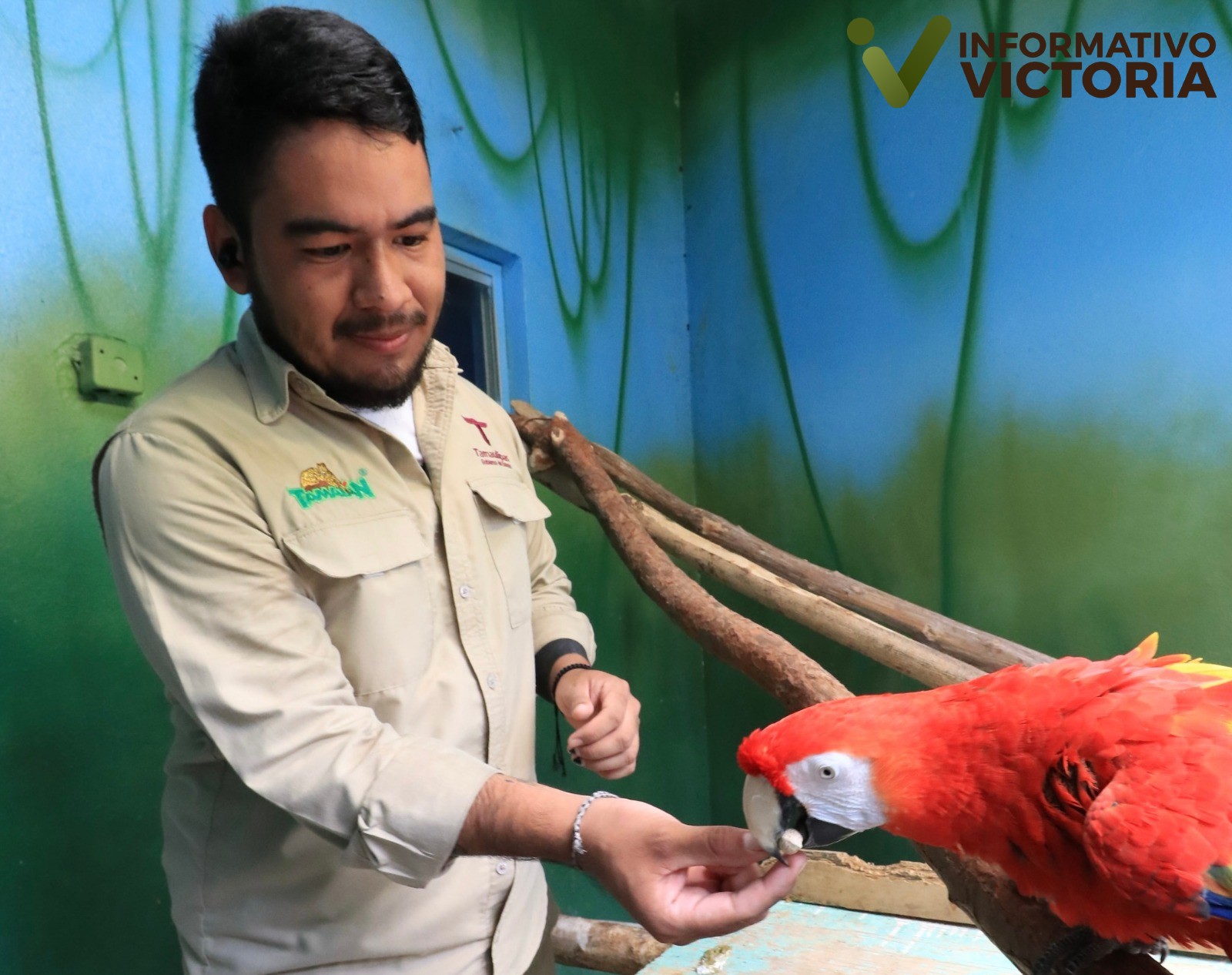 Entrega la Comisión de Parques y Biodiversidad uniformes y calzado