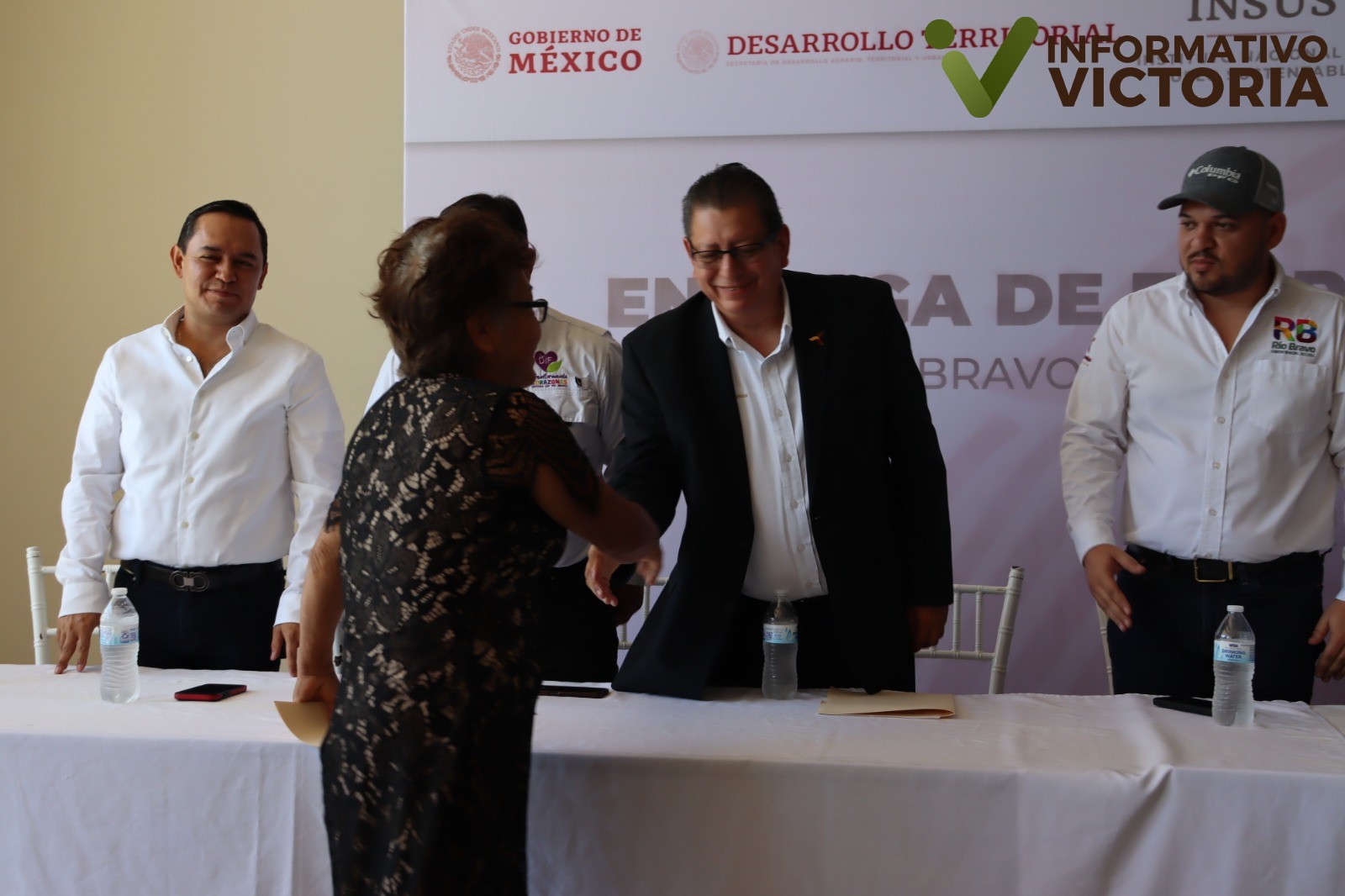 Brinda Gobierno del Estado, certeza jurídica a ciudadanos de Río Bravo con entrega de escrituras