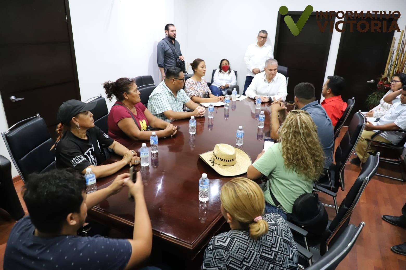 Resuelve gobernador Américo, demandas de los trabajadores de la Secretaría de Salud