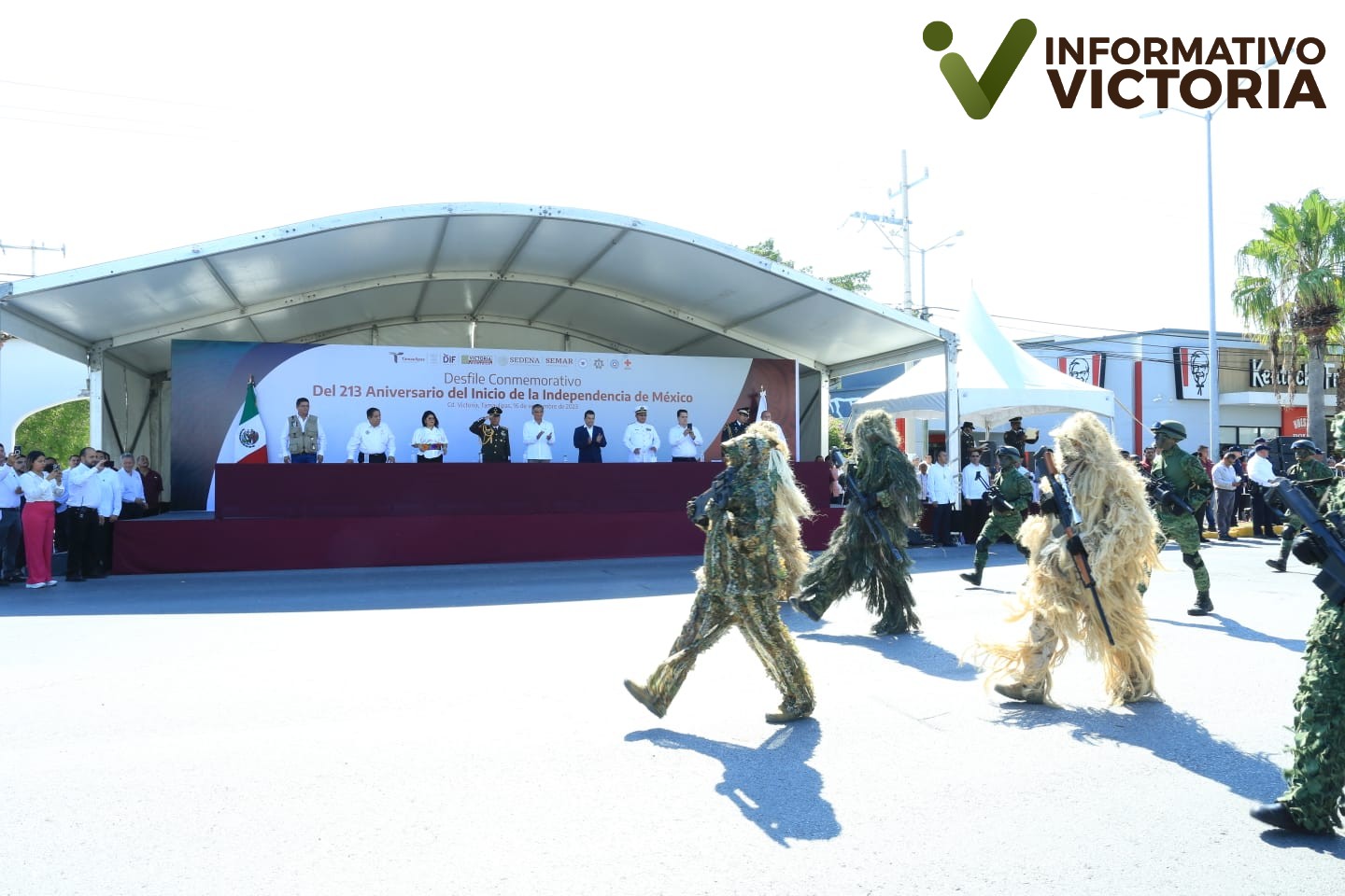 Gobernador preside desfile conmemorativo del 213 aniversario de la independencia