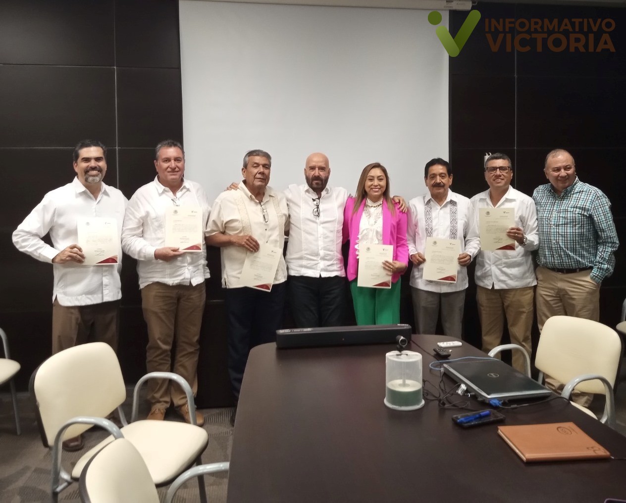 Entregan nombramientos en la Secretaría de Recursos Hidráulicos para el Desarrollo Social