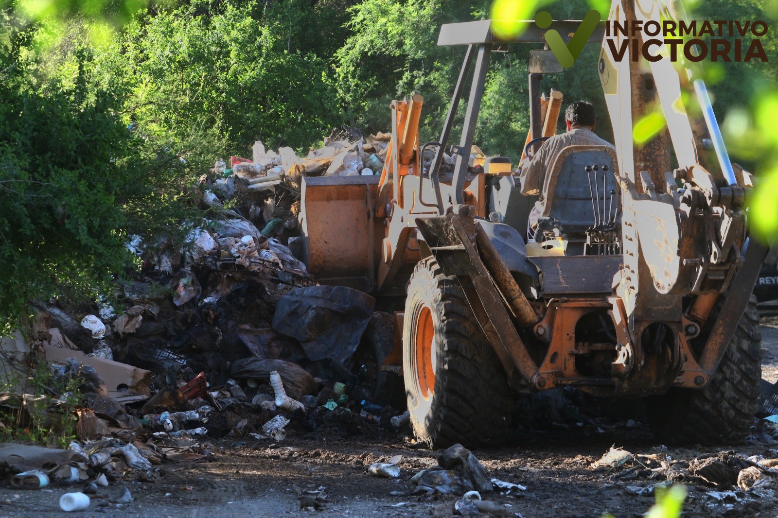 Combate Procuraduría Ambiental y Urbana basureros ilegales