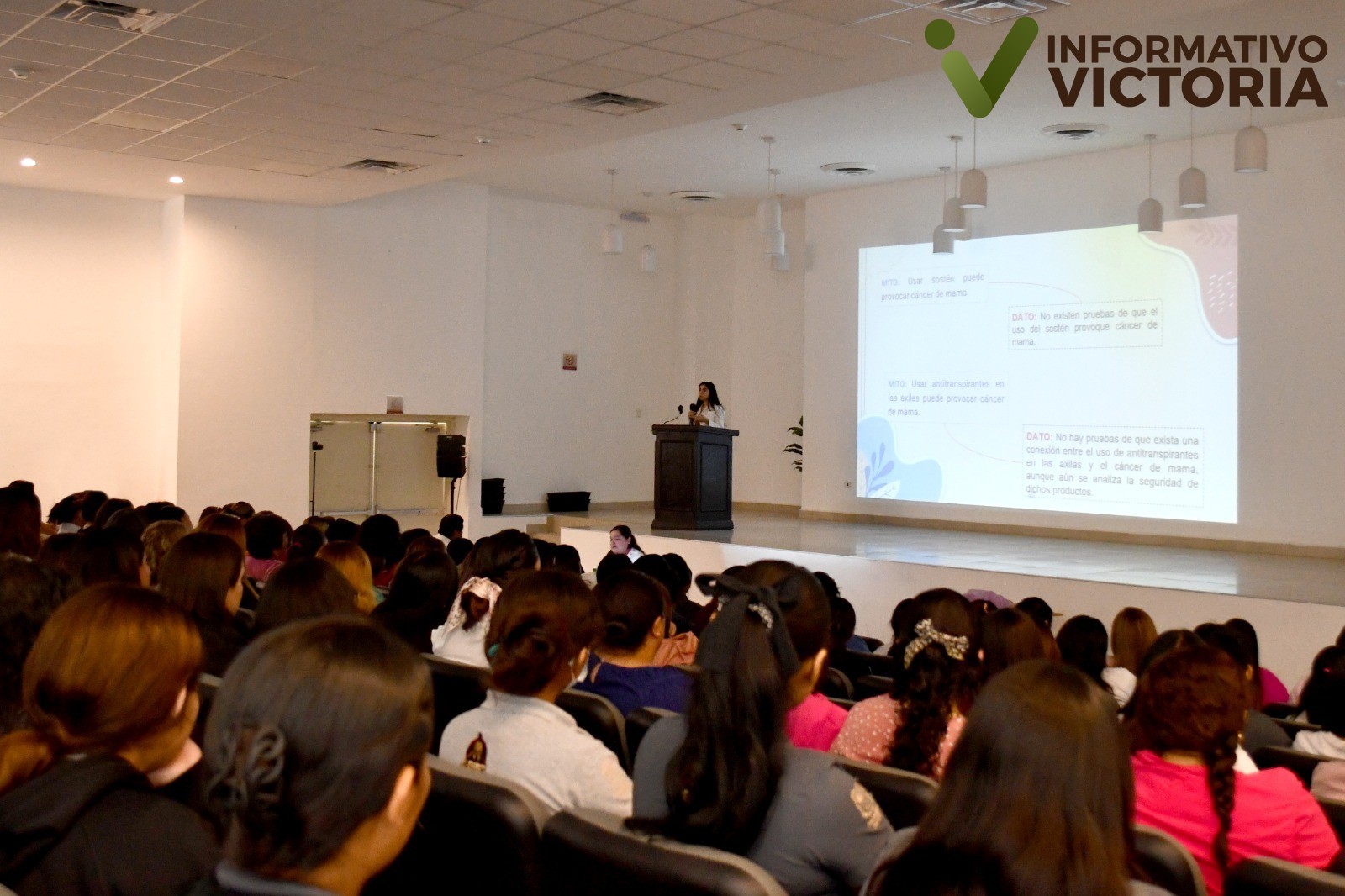 Mujeres de la SSPT reciben información sobre el cáncer de mama y taller de autoexploración