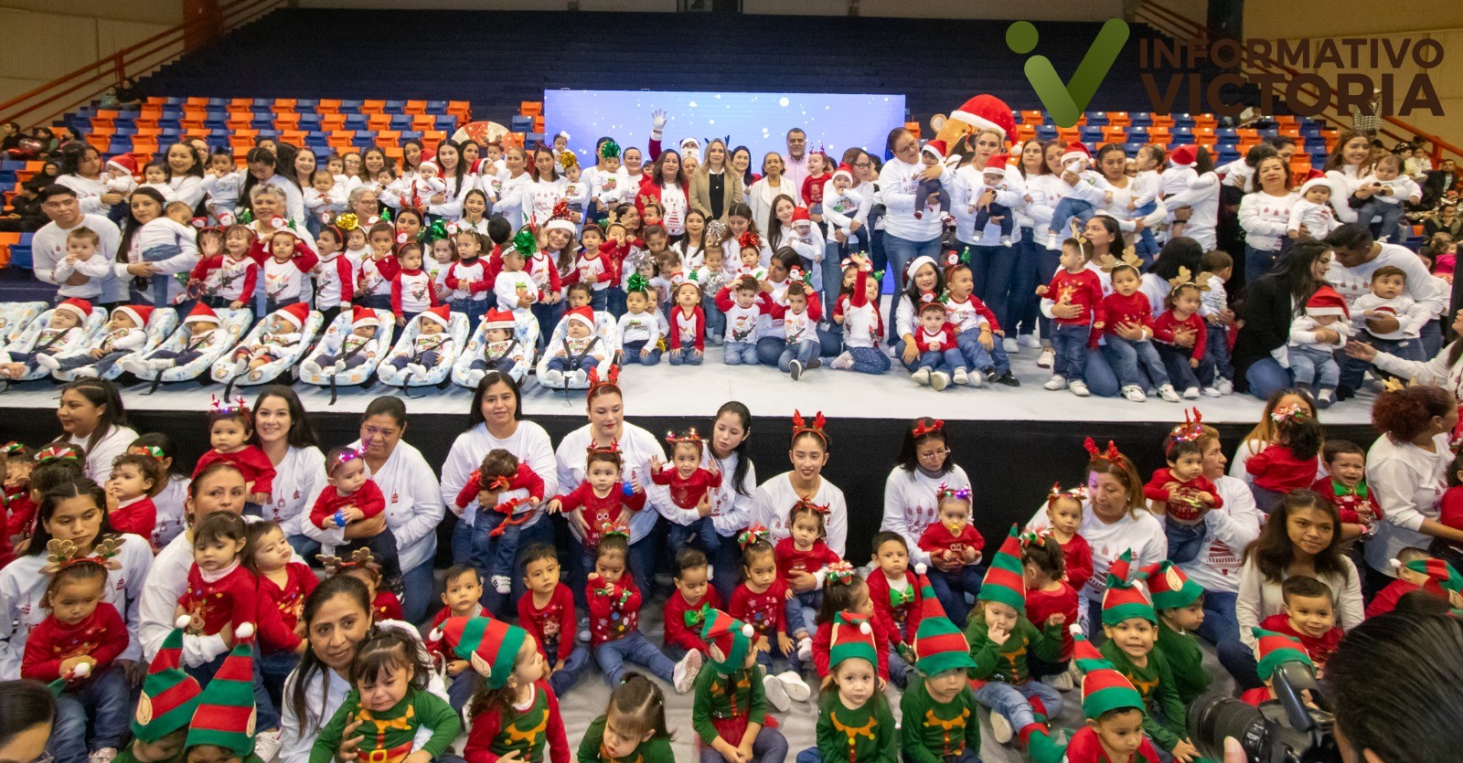 Preside esposa del rector festival navideño de la UAT 2023
