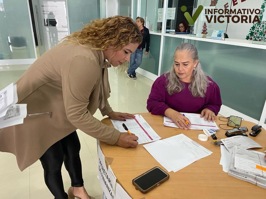 Gobierno del Estado inicia pago de becas escolares a servidores públicos e hijos