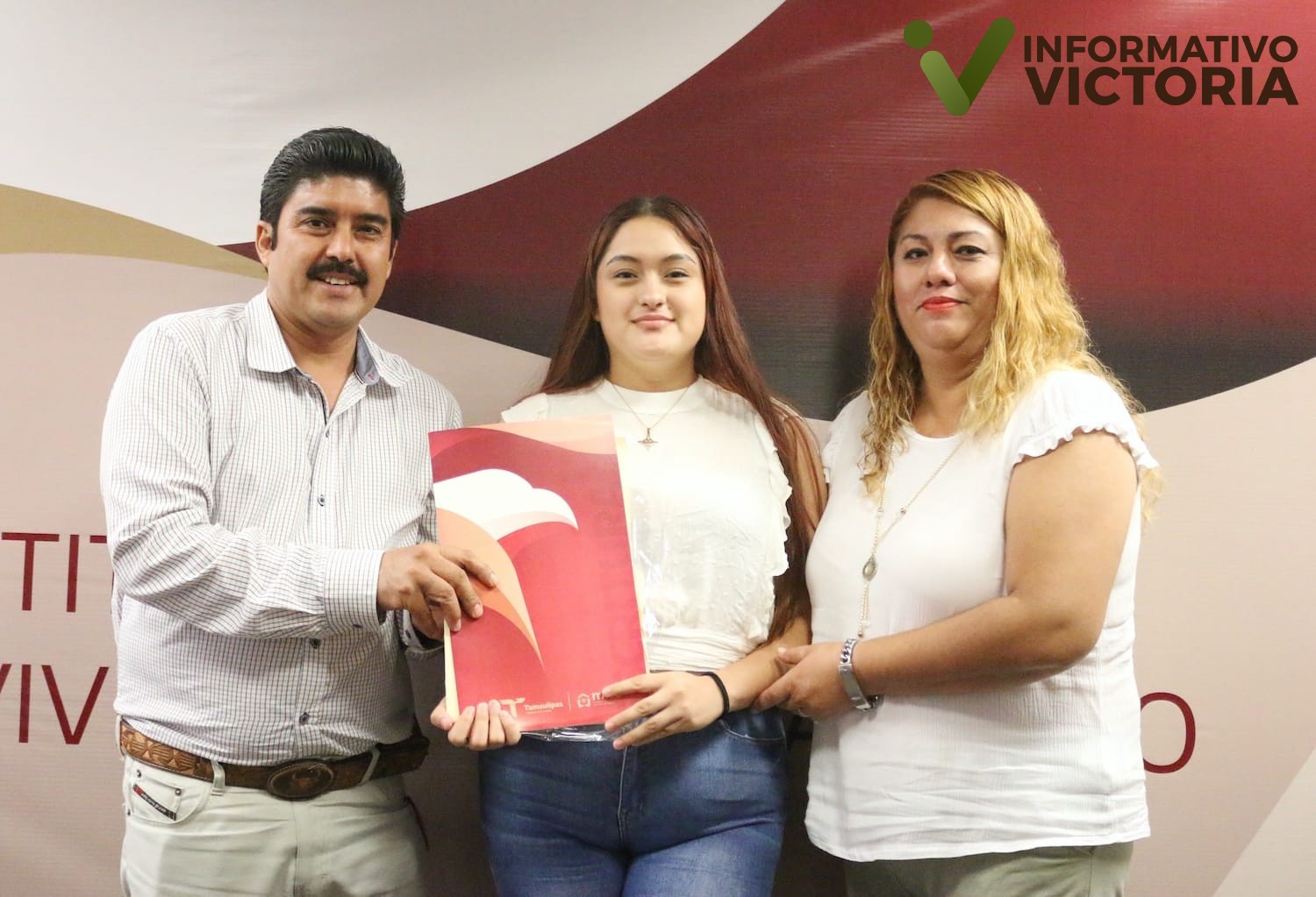 Consolida ITAVU seguridad jurídica: más de 3 mil familias recibieron escrituras en 2023
