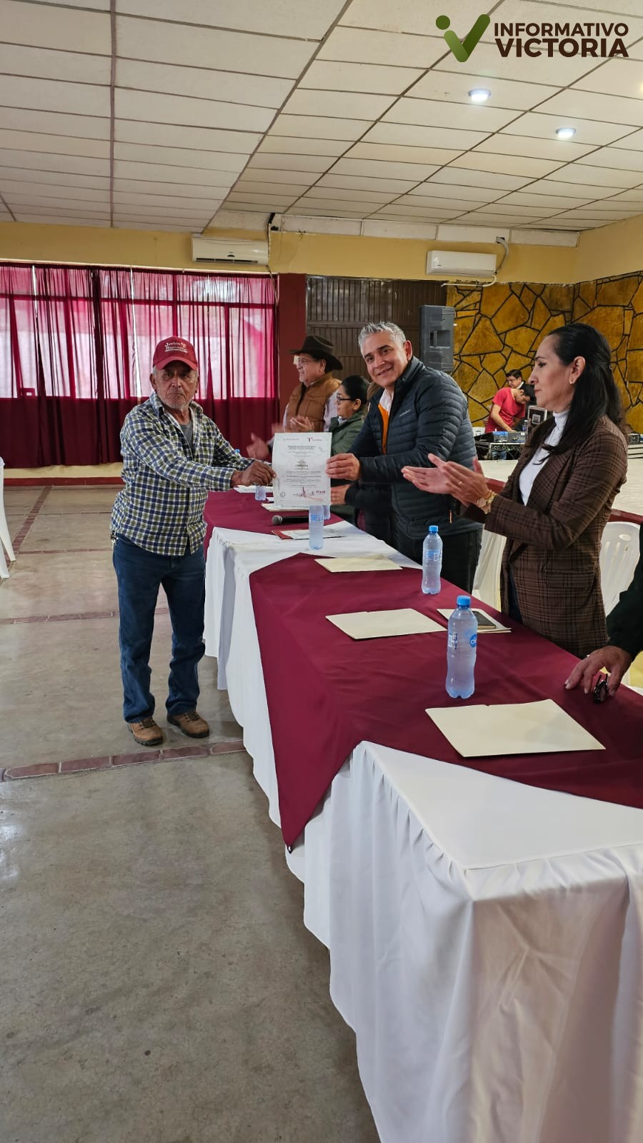 Acreditan a productores de mezcal en inocuidad