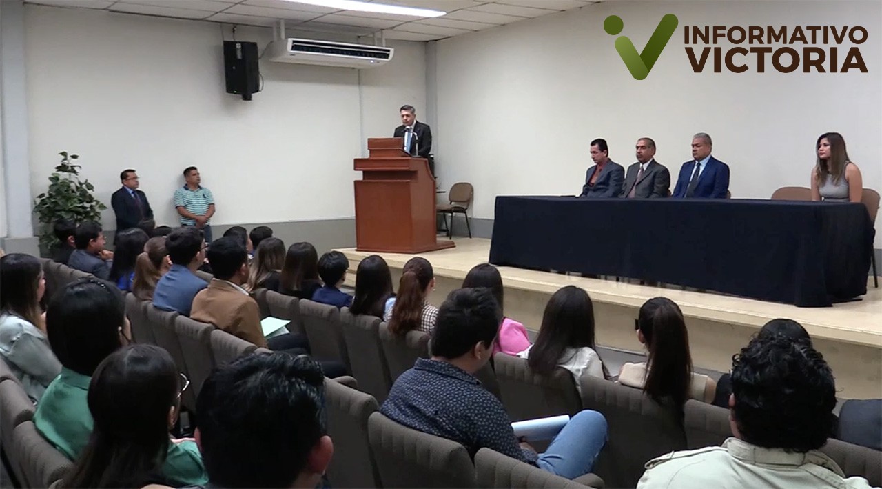 Difunde la UAT temas especializados de odontología