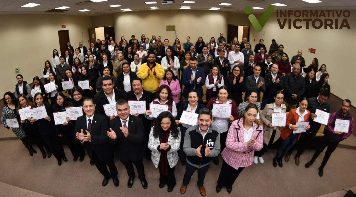 Entrega Secretaría del Trabajo reconocimientos del Procadist a servidores públicos