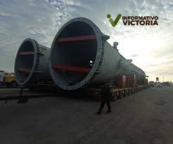 Trasladan calderas por carreteras de Tamaulipas; alertan a automovilistas
