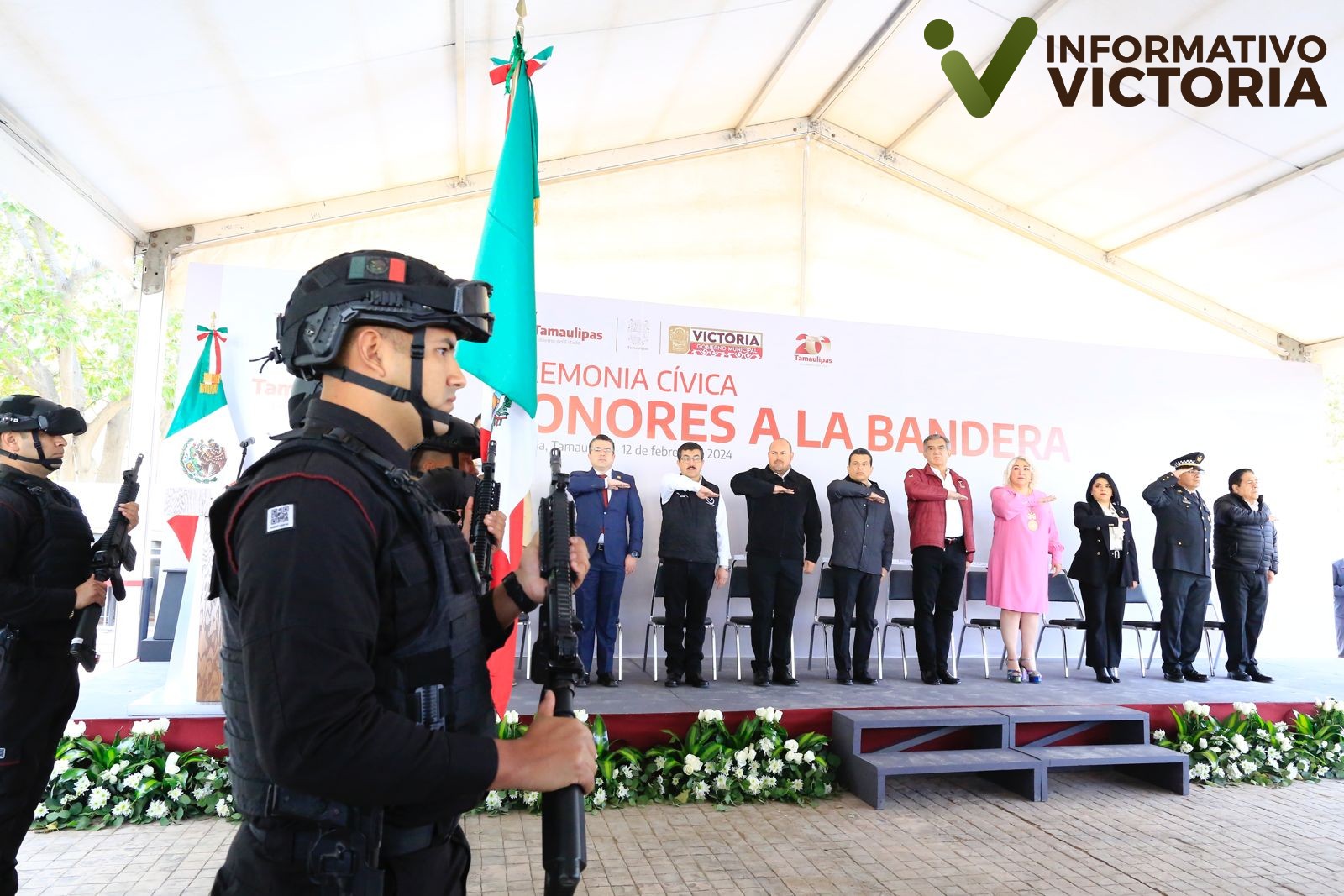 Entrega gobernador apoyos para mejorar servicios e infraestructura en Victoria