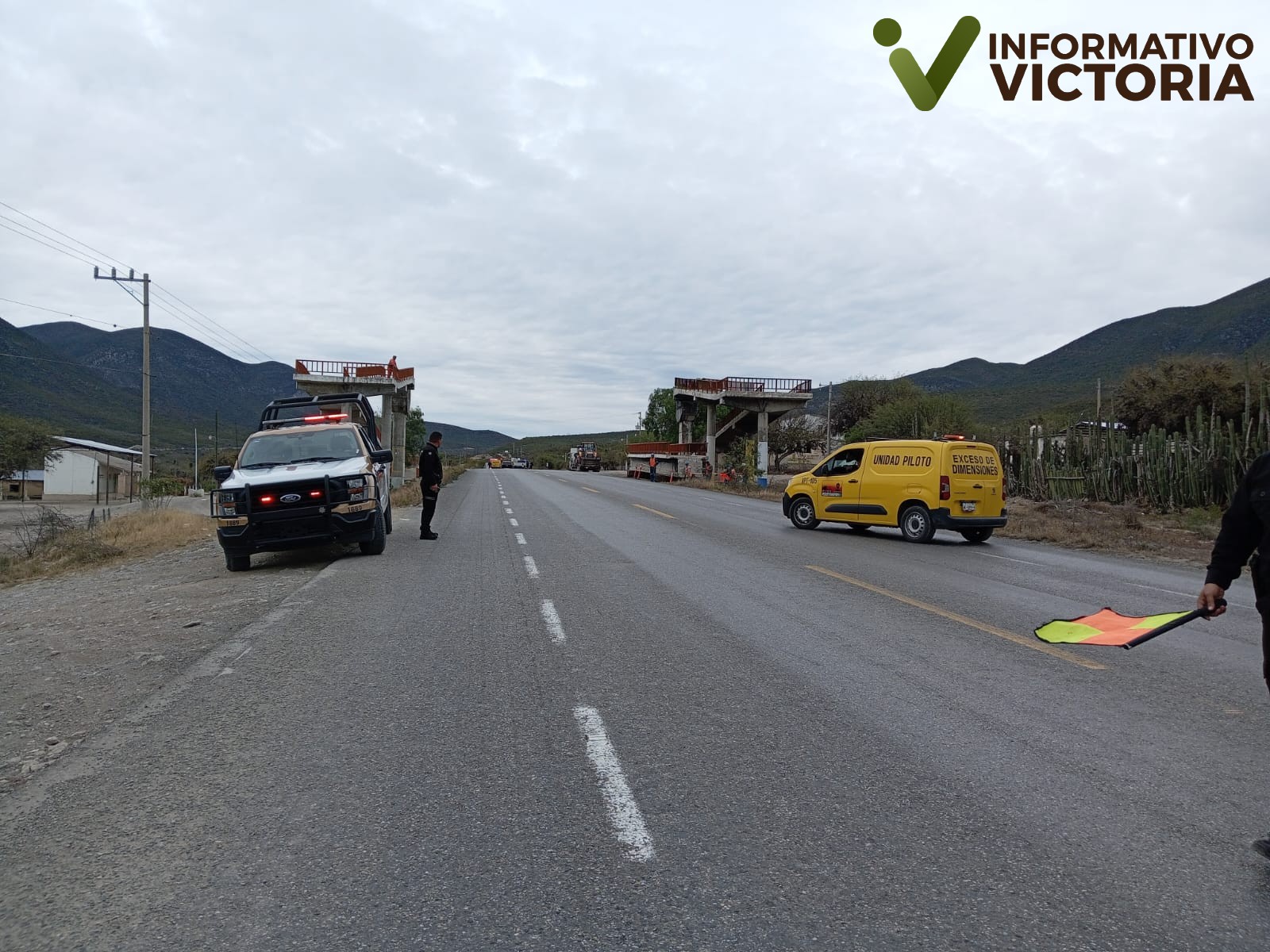Circulación cerrada en ambos sentidos de Carretera Federal 101 por paso de calderas