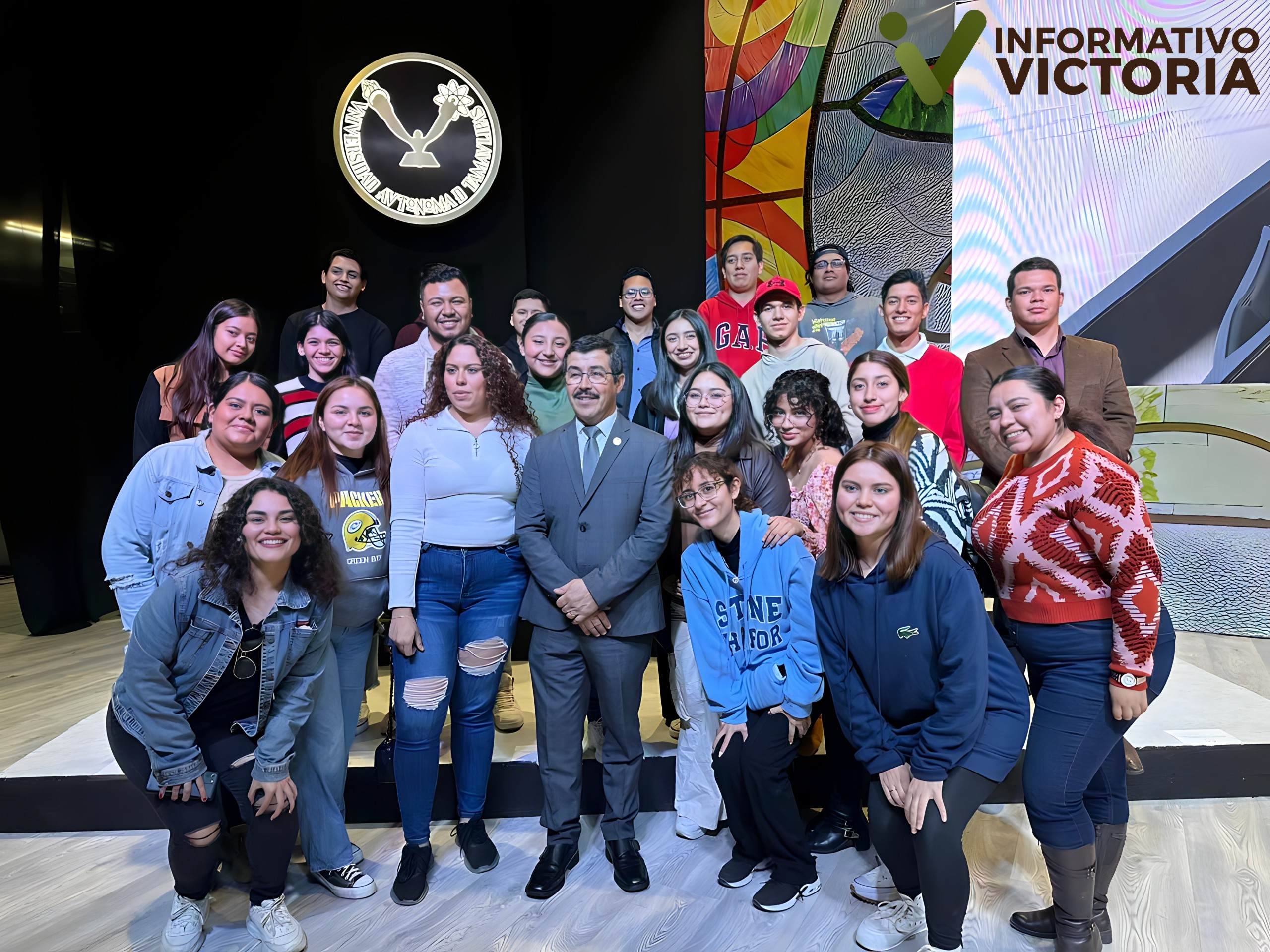 El rector Dámaso Anaya presenta a la comunidad la amplia oferta educativa de la UAT