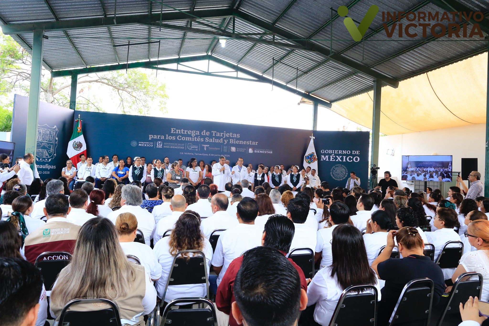 Entrega Américo tarjetas del programa “La Clínica es Nuestra”; refuerzan atención médica