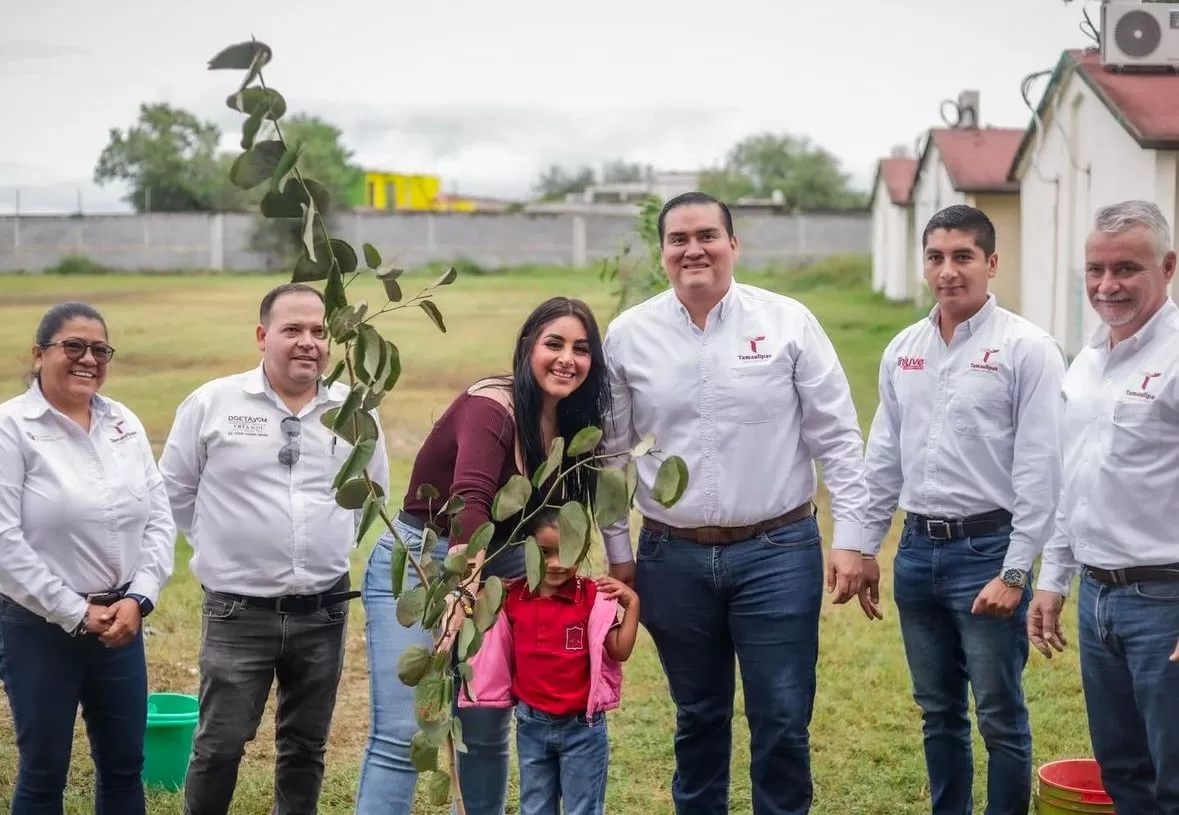 Fomenta Desarrollo Rural cuidado del medio ambiente con la donación de 2 mil árboles