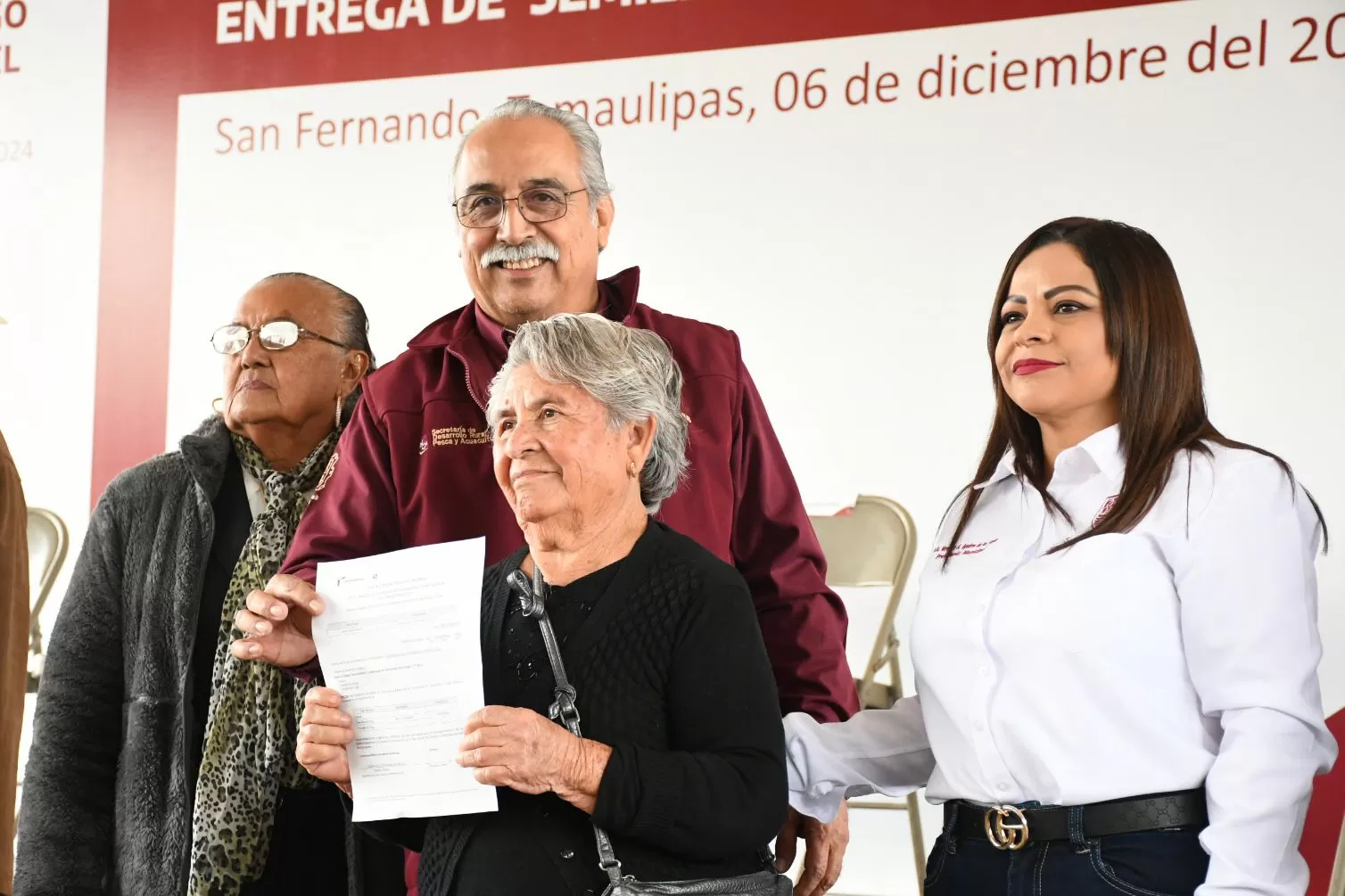 Reciben productores agrícolas de la zona norte de Tamaulipas semilla de sorgo y diésel