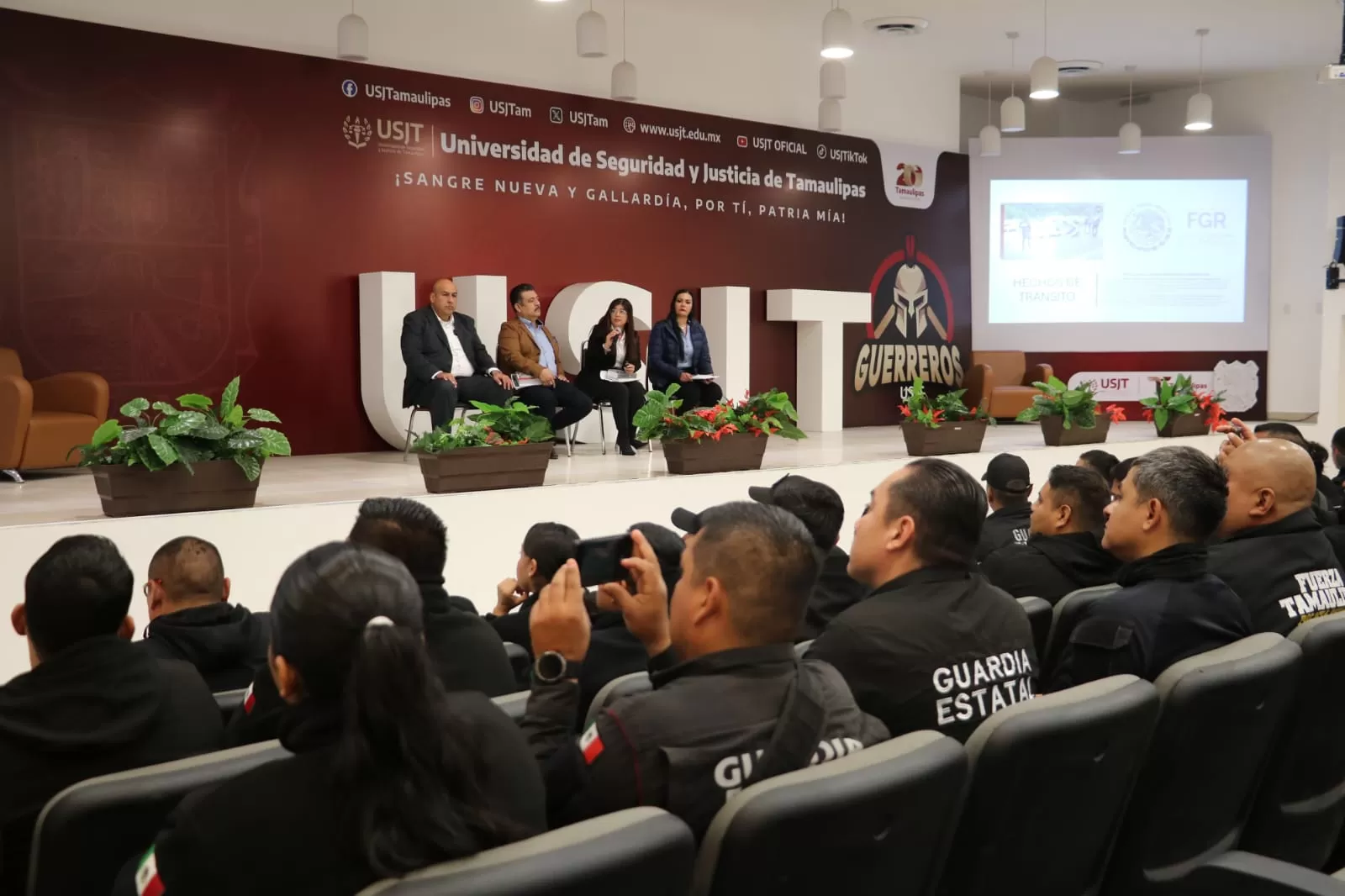 Reciben Tránsito Estatal y Guardia Estatal Taller de Delitos Carreteros