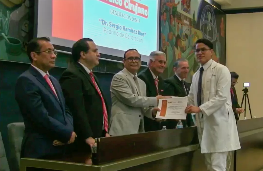 Entrega la UAT nueva generación de egresados de la Facultad de Medicina Tampico