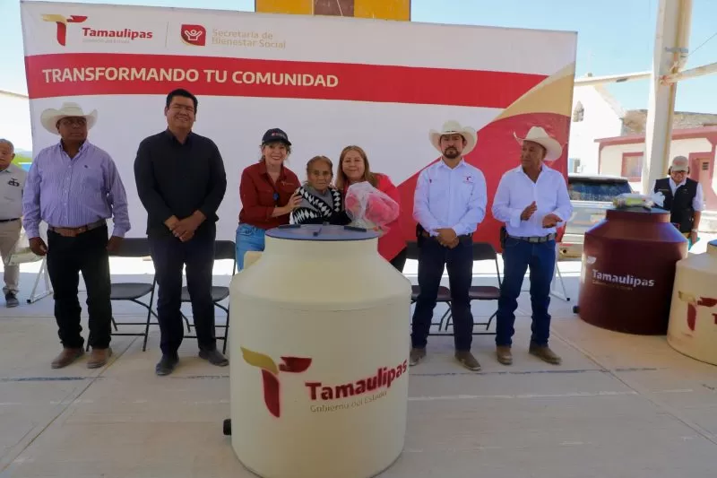 Entrega SEBIEN apoyos para Bustamante