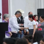 Atestigua Américo entrega de becas y destaca apoyo de la presidenta Claudia
