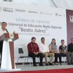 Entrega gobernador a estudiantes de la zona sur becas federales “Benito Juárez”