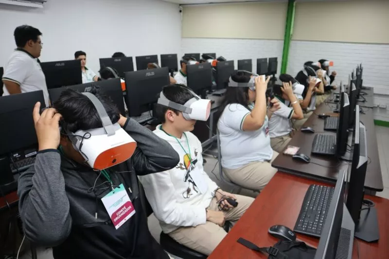 Innova CONALEP con laboratorio itinerante de realidad virtual
