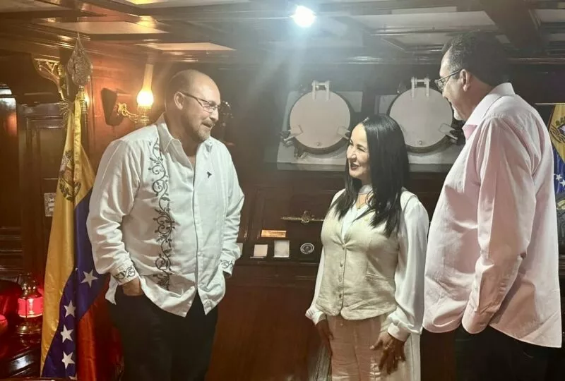Sostienen reunión secretario general de Gobierno y embajadora de Venezuela en México
