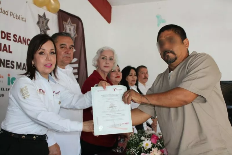 Entregan CEDES Matamoros e ITACE constancias de capacitación laboral a PPLs