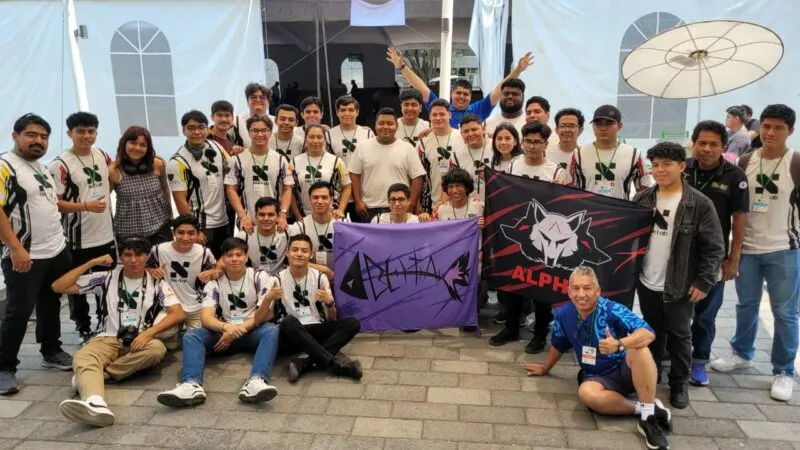 Ganan estudiantes de la UPV medalla de plata en Torneo Mexicano de Robótica