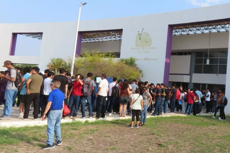Realiza UPV examen de admisión a aspirantes de nuevo ingreso