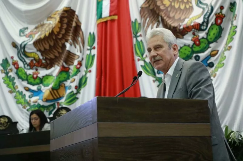Impulsa diputado enseñanza obligatoria de Lengua de Señas Mexicana en escuelas públicas